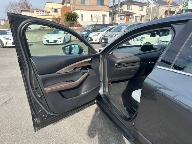 ＣＸ－３０ ２０Ｓ　Ｌパッケージ　純正ナビ／全方位カメラ／レーダークルコン／衝突軽減／レーンキープ／前後パーキングセンサー／ＬＥＤヘッドライト／オートライト／革巻きステアリング／ステスイ／パドルシフト／電格ウインカーミラー／ＥＴＣ（18枚目）