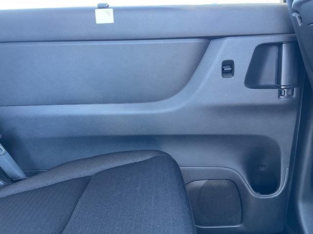 セレナ ハイウェイスターＶ　純正ナビ／全方位カメラ／クルコン／衝突軽減／レーンキープ／オートブレーキホールド／電動サイドパーキング／アイドリング／後方コーナーセンサー／オートライト／オートハイビーム／フォグランプ／ＥＴＣ（22枚目）