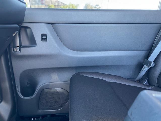 セレナ ハイウェイスターＶ　純正ナビ／全方位カメラ／クルコン／衝突軽減／レーンキープ／オートブレーキホールド／電動サイドパーキング／アイドリング／後方コーナーセンサー／オートライト／オートハイビーム／フォグランプ／ＥＴＣ（25枚目）