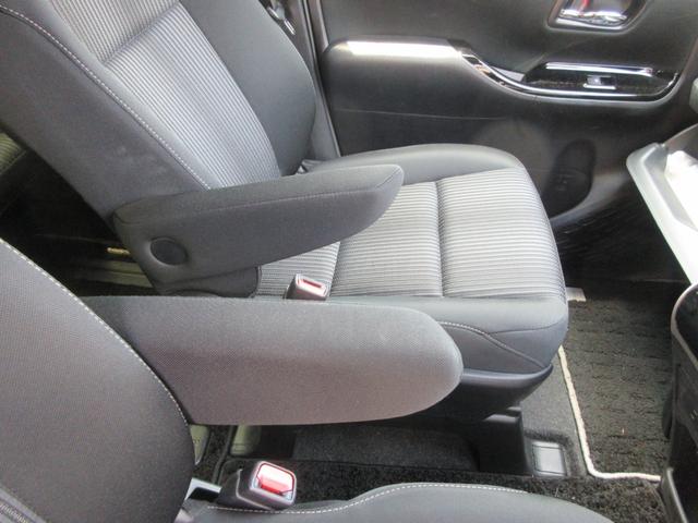 ヴォクシー ＺＳ　煌　禁煙車　トヨタセーフティセンス　両側パワースライドドア　純正ナビ　Ｂｌｕｅｔｏｏｔｈ　クルーズコントロール　アイドリングストップ　バックカメラ　ＬＥＤヘッドライト　オートライト　ステアリングスイッチ（36枚目）