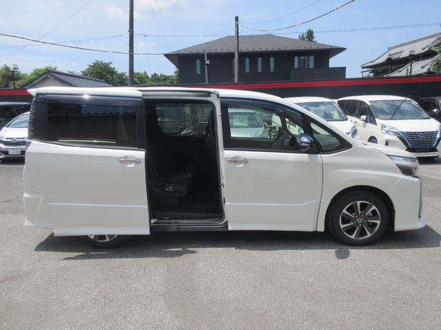ヴォクシー ＺＳ　煌　禁煙車　トヨタセーフティーセンス　両側パワースライドドア　純正ナビ　ＢｅｓｔＳｔａｇｅ　フルセグＴＶ　クルーズコントロール　アイドリングストップ　ＬＥＤヘッドライト　オートライト　オートハイビーム（17枚目）