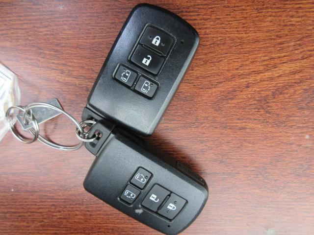 エスクァイア Ｇｉ　フリップダウンモニター　クルーズコントロール　両側パワースライドドア　純正ＳＤナビ　Ｂｌｕｅｔｏｏｔｈ　フルセグ　シートヒーター　アイドリングストップ　バックカメラ　ＬＥＤヘッドライト　オートライト（64枚目）