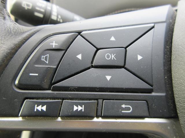 セレナ ハイウェイスターＧ　後席フリップダウンモニター　エマージェンシーブレーキ　クリアランスソナー　純正ナビ　Ｂｌｕｅｔｏｏｔｈ　フルセグＴＶ　両側パワースライドドア　アラウンドビューモニター　レーダークルーズコントロール（9枚目）