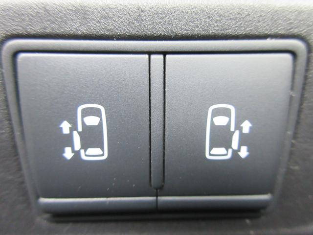 セレナ ハイウェイスターＧ　後席フリップダウンモニター　エマージェンシーブレーキ　クリアランスソナー　純正ナビ　Ｂｌｕｅｔｏｏｔｈ　フルセグＴＶ　両側パワースライドドア　アラウンドビューモニター　レーダークルーズコントロール（10枚目）