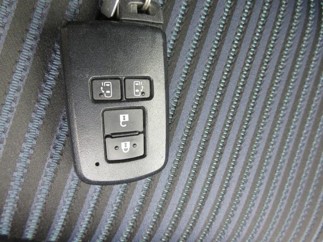 ノア Ｓｉ　トヨタセーフティーセンス　クリアランスソナー　両側パワースライドドア　バックカメラ　純正ナビ　Ｂｌｕｅｔｏｏｔｈ　フルセグＴＶ　アイドリングストップ　ＬＥＤヘッドライト　オートライト　オートハイビーム（26枚目）