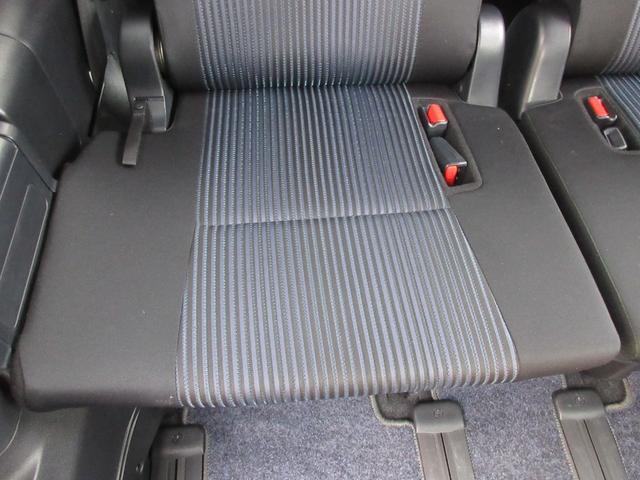 ノア Ｓｉ　トヨタセーフティーセンス　クリアランスソナー　両側パワースライドドア　バックカメラ　純正ナビ　Ｂｌｕｅｔｏｏｔｈ　フルセグＴＶ　アイドリングストップ　ＬＥＤヘッドライト　オートライト　オートハイビーム（49枚目）
