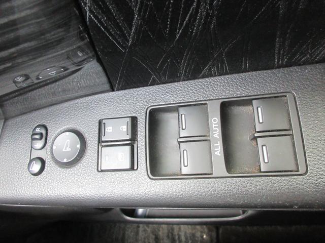 オデッセイ アブソルート・ＥＸ　ホンダセンシング　両側パワースライドドア　アラウンドビューモニター　純正ナビ　Ｂｌｕｅｔｏｏｔｈ　フルセグＴＶ　運転席パワーシート　ハーフレザーシート　レーダークルーズコントロール　ＬＥＤヘッドライト（22枚目）