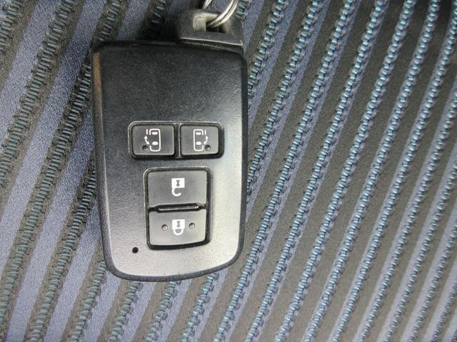 ヴォクシー ＺＳ　煌　後席フリップダウンモニター　両側パワースライドドア　バックカメラ　アルパインＳＤナビ　Ｂｌｕｅｔｏｏｔｈ　アイドリングストップ　ＬＥＤヘッドライト　オートライト　フロントドライブレコーダー　ＥＴＣ（23枚目）