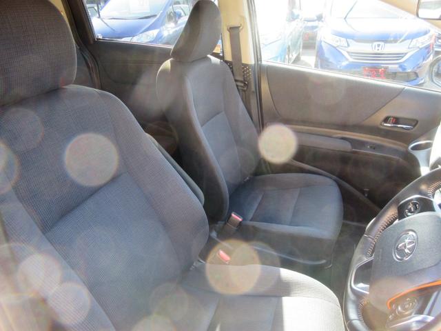 シエンタ ハイブリッドＧ　トヨタセーフティーセンス　バックカメラ　両側パワースライドドア　純正ナビ　Ｂｌｕｅｔｏｏｔｈ　フルセグＴＶ　ステアリングリモコン　ＬＥＤヘッドライト　オートライト　オートハイビーム　ビルトインＥＴＣ（26枚目）