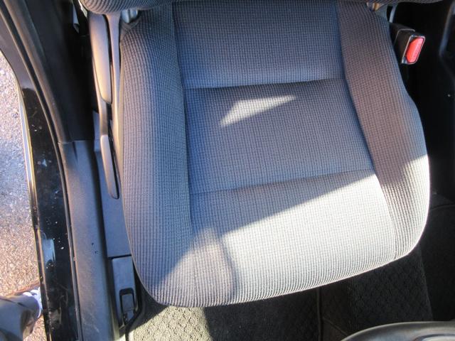 シエンタ ハイブリッドＧ　トヨタセーフティーセンス　バックカメラ　両側パワースライドドア　純正ナビ　Ｂｌｕｅｔｏｏｔｈ　フルセグＴＶ　ステアリングリモコン　ＬＥＤヘッドライト　オートライト　オートハイビーム　ビルトインＥＴＣ（28枚目）