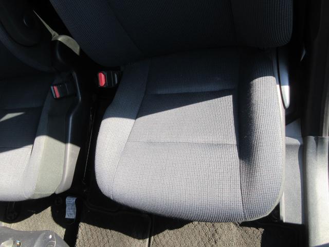 シエンタ ハイブリッドＧ　トヨタセーフティーセンス　バックカメラ　両側パワースライドドア　純正ナビ　Ｂｌｕｅｔｏｏｔｈ　フルセグＴＶ　ステアリングリモコン　ＬＥＤヘッドライト　オートライト　オートハイビーム　ビルトインＥＴＣ（32枚目）