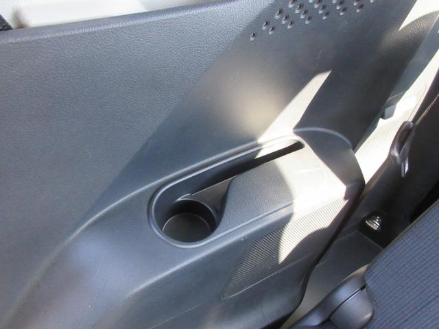 シエンタ ハイブリッドＧ　トヨタセーフティーセンス　バックカメラ　両側パワースライドドア　純正ナビ　Ｂｌｕｅｔｏｏｔｈ　フルセグＴＶ　ステアリングリモコン　ＬＥＤヘッドライト　オートライト　オートハイビーム　ビルトインＥＴＣ（44枚目）