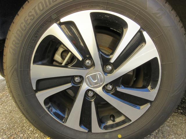 フリードハイブリッド ハイブリッド・Ｇホンダセンシング　ホンダセンシング　両側パワースライドドア　バックカメラ　ストラーダナビ　Ｂｌｕｅｔｏｏｔｈ　フルセグＴＶ　レーダークルーズコントロール　ハーフレザーシート　ＬＥＤヘッドライト　オートライト　ＥＴＣ（17枚目）