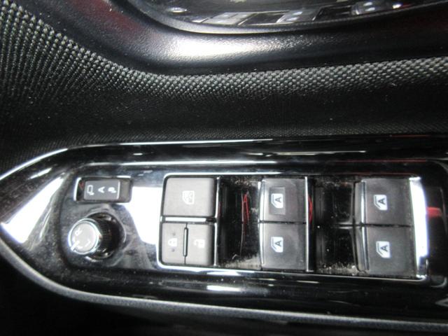 ヴォクシー ZS 煌 トヨタセーフティーセンス 両側パワースライドドア クルーズコントロール 純正ナビ Bluetooth フルセグTV クリアランスソナー アイドリングストップ LEDヘッドライト オートハイビーム(26枚目)