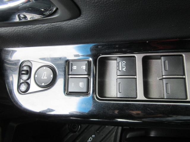 ステップワゴンスパーダ スパーダハイブリッド　Ｇ・ＥＸ　ホンダセンシング　後席フリップダウンモニター　ホンダセンシング　アラウンドビューモニター　両側パワースライドドア　純正ナビ　Ｂｌｕｅｔｏｏｔｈ　フルセグＴＶ　レーダークルーズコントロール　ハーフレザーシート　ＥＴＣ（28枚目）