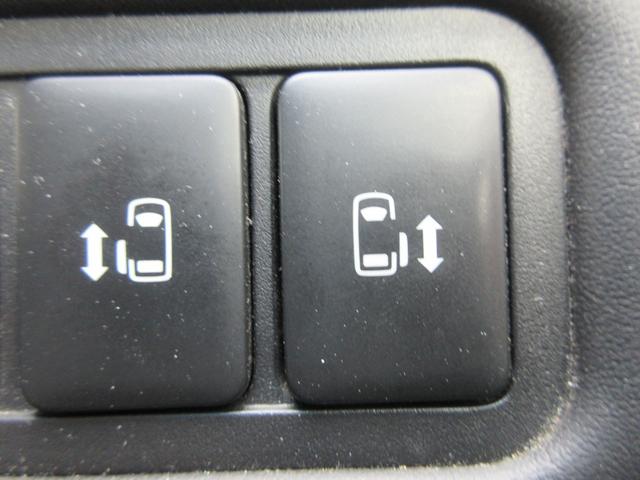 デリカD:5 G パワーパッケージ 4WD 後席フリップダウンモニター 両側パワースライドドア 純正ナビ Bluetooth 衝突軽減ブレーキ レーダークルーズコントロール パワーシート パワーバックドア バックカメラ シートヒーター(9枚目)