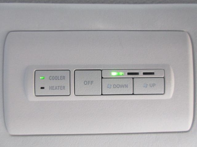 デリカD:5 G パワーパッケージ 4WD 後席フリップダウンモニター 両側パワースライドドア 純正ナビ Bluetooth 衝突軽減ブレーキ レーダークルーズコントロール パワーシート パワーバックドア バックカメラ シートヒーター(20枚目)