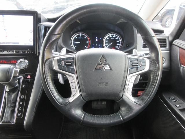 デリカＤ：５ Ｇ　パワーパッケージ　４ＷＤ　両側パワースライドドア　レーダークルーズコントロール　アラウンドビューモニター　純正ナビ　Ｂｌｕｅｔｏｏｔｈ　フルセグＴＶ　アイドリングストップ　衝突軽減ブレーキ　パワーバックドア　ＥＴＣ（12枚目）