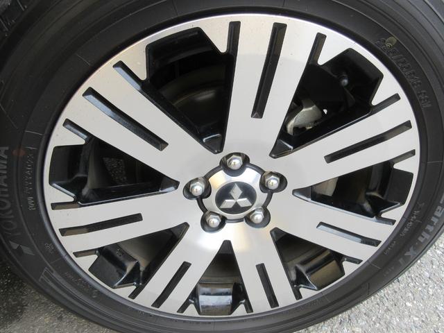 デリカＤ：５ Ｇ　パワーパッケージ　４ＷＤ　両側パワースライドドア　レーダークルーズコントロール　アラウンドビューモニター　純正ナビ　Ｂｌｕｅｔｏｏｔｈ　フルセグＴＶ　アイドリングストップ　衝突軽減ブレーキ　パワーバックドア　ＥＴＣ（18枚目）