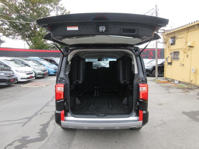 デリカＤ：５ Ｇ　パワーパッケージ　４ＷＤ　両側パワースライドドア　レーダークルーズコントロール　アラウンドビューモニター　純正ナビ　Ｂｌｕｅｔｏｏｔｈ　フルセグＴＶ　アイドリングストップ　衝突軽減ブレーキ　パワーバックドア　ＥＴＣ（70枚目）