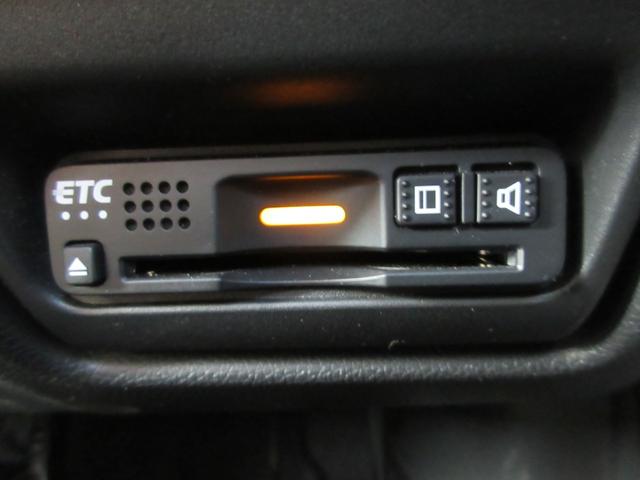 ステップワゴンスパーダ スパーダハイブリッド　Ｇ　ホンダセンシング　後席フリップダウンモニター　両側パワースライドドア　レーダークルーズコントロール　ホンダセンシング　純正ナビ　Ｂｌｕｅｔｏｏｔｈ　フルセグＴＶ　オートライト　ＬＥＤヘッドライト　ビルトインＥＴＣ（11枚目）