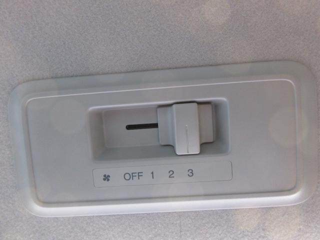 ステップワゴンスパーダ スパーダハイブリッド　Ｇ　ホンダセンシング　後席フリップダウンモニター　両側パワースライドドア　レーダークルーズコントロール　ホンダセンシング　純正ナビ　Ｂｌｕｅｔｏｏｔｈ　フルセグＴＶ　オートライト　ＬＥＤヘッドライト　ビルトインＥＴＣ（21枚目）