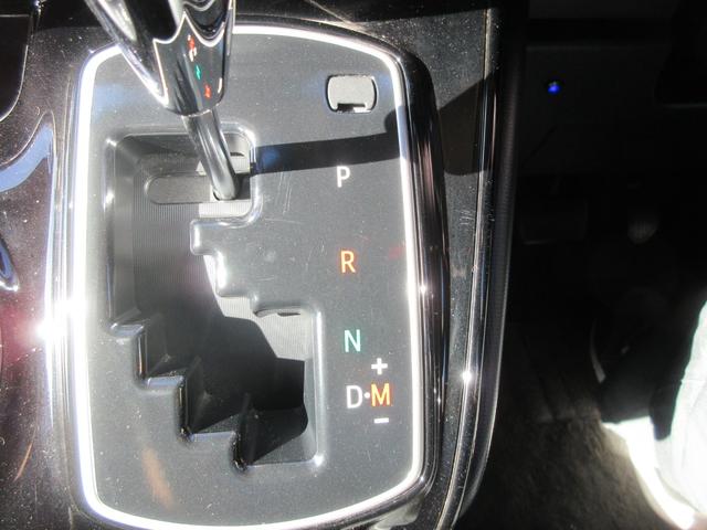 ヴォクシー ＺＳ　煌ＩＩ　両側パワースライドドア　バックカメラ　アルパインＳＤナビ　Ｂｌｕｅｔｏｏｔｈ　フルセグＴＶ　トヨタセーフティーセンス　アイドリングストップ　ドライブレコーダー　ＬＥＤヘッドライト　オートライト　ＥＴＣ（9枚目）