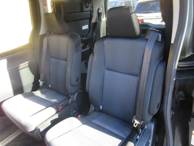 ヴォクシー ＺＳ　煌ＩＩ　両側パワースライドドア　バックカメラ　アルパインＳＤナビ　Ｂｌｕｅｔｏｏｔｈ　フルセグＴＶ　トヨタセーフティーセンス　アイドリングストップ　ドライブレコーダー　ＬＥＤヘッドライト　オートライト　ＥＴＣ（44枚目）