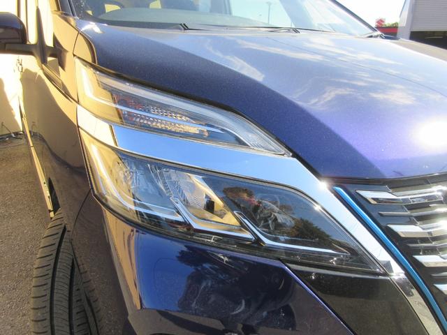 セレナ ｅ－パワー　ハイウェイスターＶ　後席フリップダウンモニター　アラウンドビューモニター　レーダークルーズコントロール　純正ナビ　Ｂｌｕｅｔｏｏｔｈ　両側パワースライドドア　シートヒーター　クリアランスソナー　エマージェンシーブレーキ（13枚目）