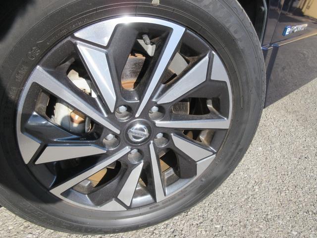 セレナ ｅ－パワー　ハイウェイスターＶ　後席フリップダウンモニター　アラウンドビューモニター　レーダークルーズコントロール　純正ナビ　Ｂｌｕｅｔｏｏｔｈ　両側パワースライドドア　シートヒーター　クリアランスソナー　エマージェンシーブレーキ（15枚目）