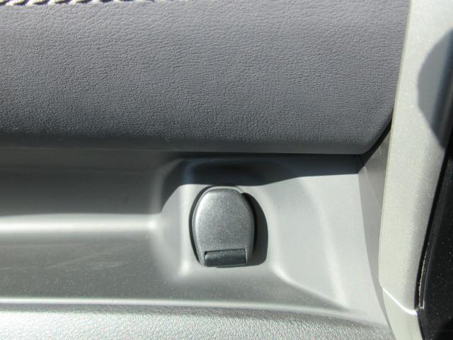 セレナ ｅ－パワー　ハイウェイスターＶ　後席フリップダウンモニター　アラウンドビューモニター　レーダークルーズコントロール　純正ナビ　Ｂｌｕｅｔｏｏｔｈ　両側パワースライドドア　シートヒーター　クリアランスソナー　エマージェンシーブレーキ（28枚目）