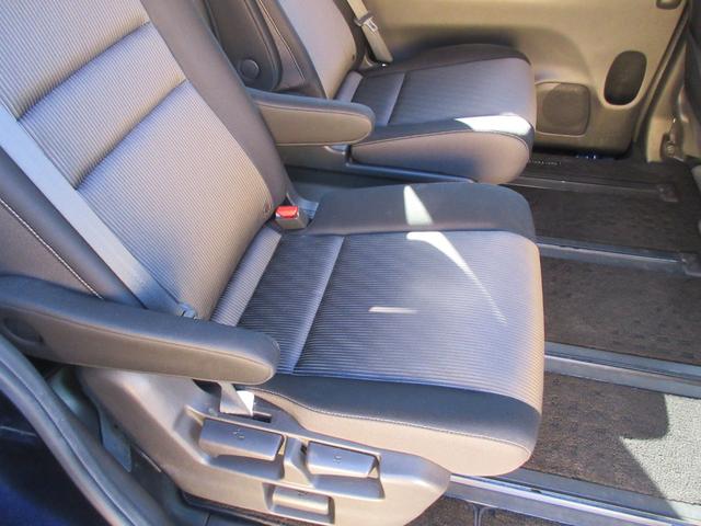 セレナ ｅ－パワー　ハイウェイスターＶ　後席フリップダウンモニター　アラウンドビューモニター　レーダークルーズコントロール　純正ナビ　Ｂｌｕｅｔｏｏｔｈ　両側パワースライドドア　シートヒーター　クリアランスソナー　エマージェンシーブレーキ（44枚目）