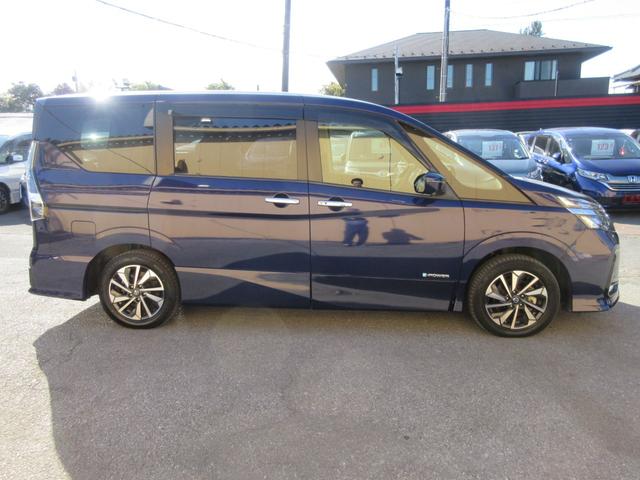 セレナ ｅ－パワー　ハイウェイスターＶ　後席フリップダウンモニター　アラウンドビューモニター　レーダークルーズコントロール　純正ナビ　Ｂｌｕｅｔｏｏｔｈ　両側パワースライドドア　シートヒーター　クリアランスソナー　エマージェンシーブレーキ（68枚目）