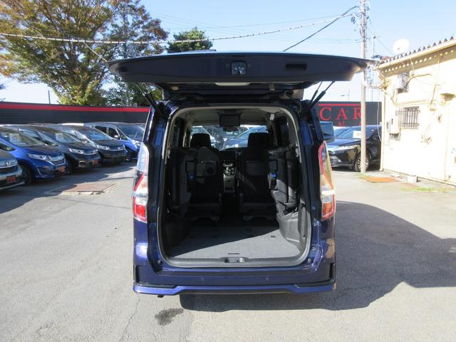 セレナ ｅ－パワー　ハイウェイスターＶ　後席フリップダウンモニター　アラウンドビューモニター　レーダークルーズコントロール　純正ナビ　Ｂｌｕｅｔｏｏｔｈ　両側パワースライドドア　シートヒーター　クリアランスソナー　エマージェンシーブレーキ（72枚目）