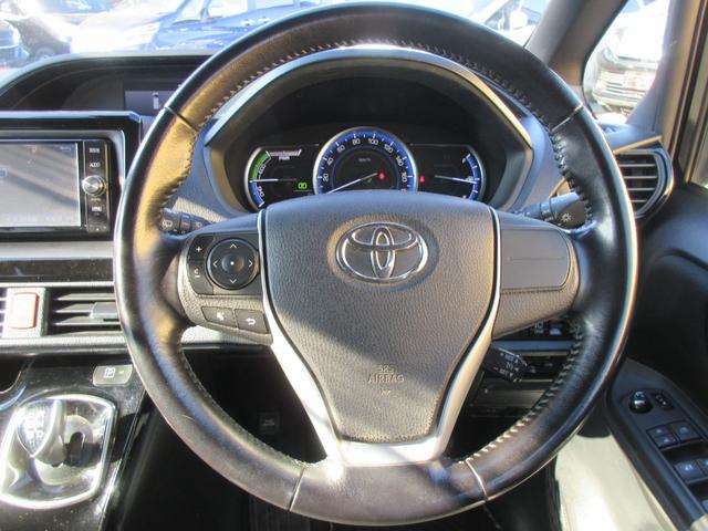 ノア ハイブリッドＳｉ　ダブルバイビー　クリアランスソナー　両側パワースライドドア　トヨタセーフティーセンス　クルーズコントロール　バックカメラ　純正ナビ　Ｂｌｕｅｔｏｏｔｈ　フルセグＴＶ　ハーフレザーシート　オートハイビーム　オートライト（12枚目）