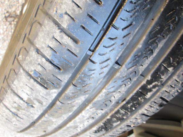 ノア ハイブリッドＳｉ　ダブルバイビー　クリアランスソナー　両側パワースライドドア　トヨタセーフティーセンス　クルーズコントロール　バックカメラ　純正ナビ　Ｂｌｕｅｔｏｏｔｈ　フルセグＴＶ　ハーフレザーシート　オートハイビーム　オートライト（19枚目）