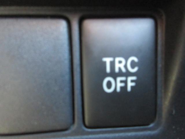 ノア ハイブリッドＳｉ　ダブルバイビー　クリアランスソナー　両側パワースライドドア　トヨタセーフティーセンス　クルーズコントロール　バックカメラ　純正ナビ　Ｂｌｕｅｔｏｏｔｈ　フルセグＴＶ　ハーフレザーシート　オートハイビーム　オートライト（21枚目）