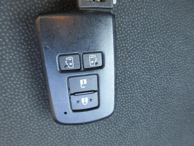 ノア ハイブリッドＳｉ　ダブルバイビー　クリアランスソナー　両側パワースライドドア　トヨタセーフティーセンス　クルーズコントロール　バックカメラ　純正ナビ　Ｂｌｕｅｔｏｏｔｈ　フルセグＴＶ　ハーフレザーシート　オートハイビーム　オートライト（25枚目）