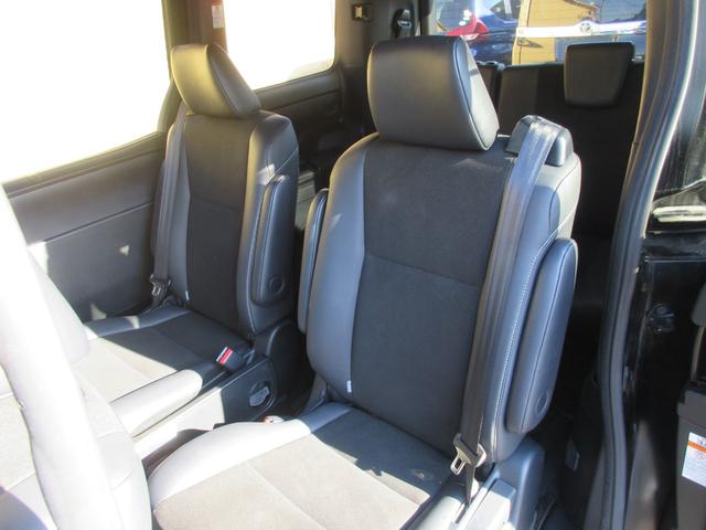 ノア ハイブリッドＳｉ　ダブルバイビー　クリアランスソナー　両側パワースライドドア　トヨタセーフティーセンス　クルーズコントロール　バックカメラ　純正ナビ　Ｂｌｕｅｔｏｏｔｈ　フルセグＴＶ　ハーフレザーシート　オートハイビーム　オートライト（46枚目）