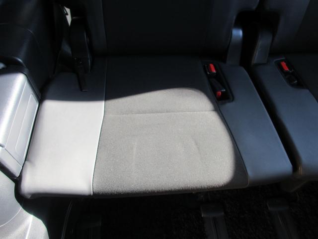 ノア ハイブリッドＳｉ　ダブルバイビー　クリアランスソナー　両側パワースライドドア　トヨタセーフティーセンス　クルーズコントロール　バックカメラ　純正ナビ　Ｂｌｕｅｔｏｏｔｈ　フルセグＴＶ　ハーフレザーシート　オートハイビーム　オートライト（52枚目）