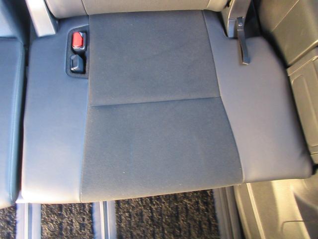 ノア ハイブリッドＳｉ　ダブルバイビー　クリアランスソナー　両側パワースライドドア　トヨタセーフティーセンス　クルーズコントロール　バックカメラ　純正ナビ　Ｂｌｕｅｔｏｏｔｈ　フルセグＴＶ　ハーフレザーシート　オートハイビーム　オートライト（55枚目）