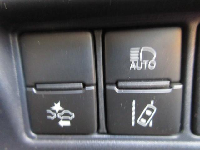 ヴォクシー ＺＳ　煌ＩＩ　後席フリップダウンモニター　両側パワースライドドア　クリアランスソナー　バックカメラ　純正ナビ　Ｂｌｕｅｔｏｏｔｈ　オートライト　オートハイビーム　ＬＥＤヘッドライト　フロントドライブレコーダー（8枚目）