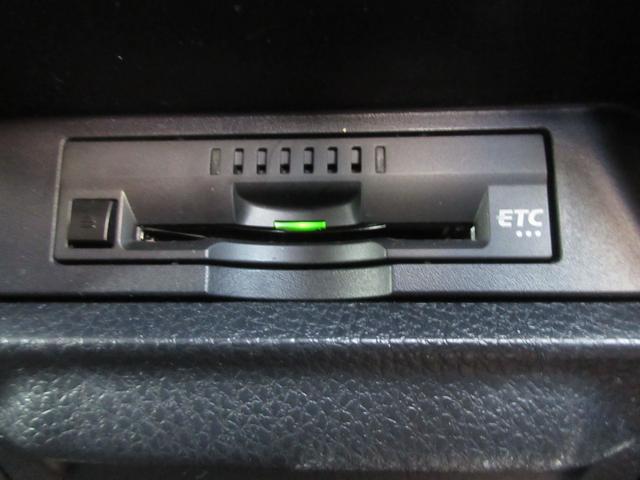 ヴォクシー ＺＳ　煌ＩＩ　後席フリップダウンモニター　両側パワースライドドア　クリアランスソナー　バックカメラ　純正ナビ　Ｂｌｕｅｔｏｏｔｈ　オートライト　オートハイビーム　ＬＥＤヘッドライト　フロントドライブレコーダー（11枚目）