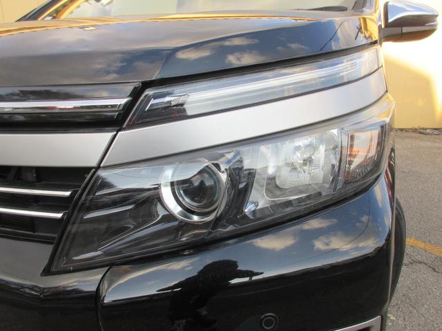 ヴォクシー ＺＳ　煌ＩＩ　後席フリップダウンモニター　両側パワースライドドア　クリアランスソナー　バックカメラ　純正ナビ　Ｂｌｕｅｔｏｏｔｈ　オートライト　オートハイビーム　ＬＥＤヘッドライト　フロントドライブレコーダー（14枚目）