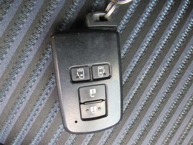 ヴォクシー ＺＳ　煌ＩＩ　後席フリップダウンモニター　両側パワースライドドア　クリアランスソナー　バックカメラ　純正ナビ　Ｂｌｕｅｔｏｏｔｈ　オートライト　オートハイビーム　ＬＥＤヘッドライト　フロントドライブレコーダー（25枚目）