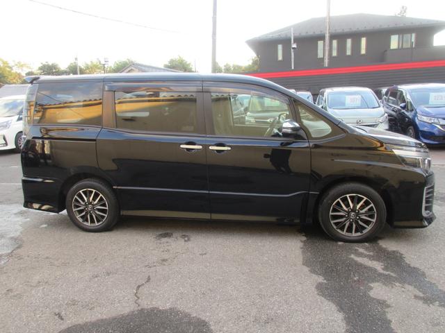 ヴォクシー ＺＳ　煌ＩＩ　後席フリップダウンモニター　両側パワースライドドア　クリアランスソナー　バックカメラ　純正ナビ　Ｂｌｕｅｔｏｏｔｈ　オートライト　オートハイビーム　ＬＥＤヘッドライト　フロントドライブレコーダー（65枚目）