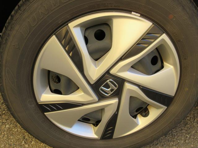 フリードハイブリッド ハイブリッド・Ｇホンダセンシング　ホンダセンシング　クリアランスソナー　レーダークルーズコントロール　両側パワースライドドア　純正ナビ　Ｂｌｕｅｔｏｏｔｈ　フルセグＴＶ　バックカメラ　シートヒーター　ＬＥＤヘッドライト　オートライト（17枚目）