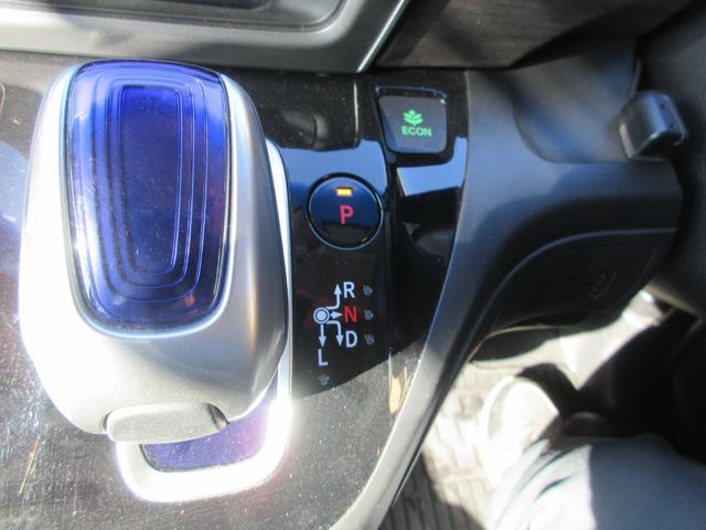 フリードハイブリッド ハイブリッド・ＥＸ　ホンダセンシング　レーダークルーズコントロール　両側パワースライドドア　純正ナビ　Ｂｌｕｅｔｏｏｔｈ　フルセグＴＶ　シートヒーター　ハーフレザーシート　フロントドライブレコーダー　ＬＥＤヘッドライト（7枚目）