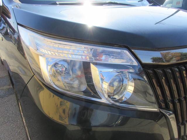 エスクァイア ハイブリッドＧｉ　ブラックテーラード　クルーズコントロール　両側パワースライドドア　トヨタセーフティーセンス　バックカメラ　純正ナビ　Ｂｌｕｅｔｏｏｔｈ　フルセグＴｖ　シートヒーター　レザーシート　ＬＥＤヘッドライト　オートライト　ＥＴＣ（13枚目）