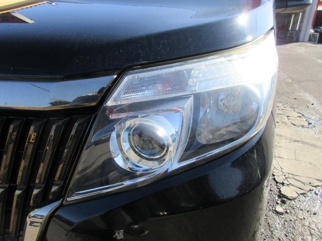 エスクァイア ハイブリッドＧｉ　ブラックテーラード　クルーズコントロール　両側パワースライドドア　トヨタセーフティーセンス　バックカメラ　純正ナビ　Ｂｌｕｅｔｏｏｔｈ　フルセグＴｖ　シートヒーター　レザーシート　ＬＥＤヘッドライト　オートライト　ＥＴＣ（14枚目）